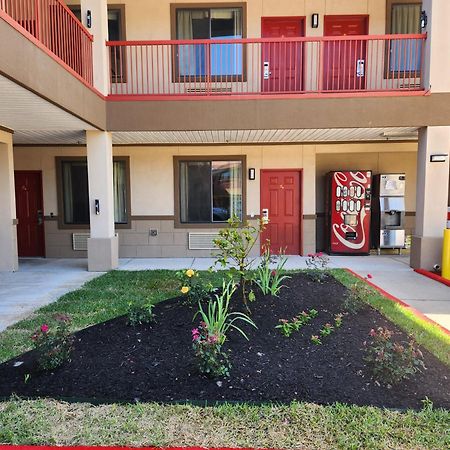 Palace Inn Sam Houston Race Park West Road Экстерьер фото
