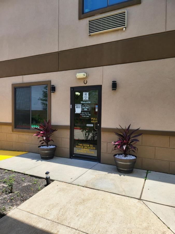 Palace Inn Sam Houston Race Park West Road Экстерьер фото