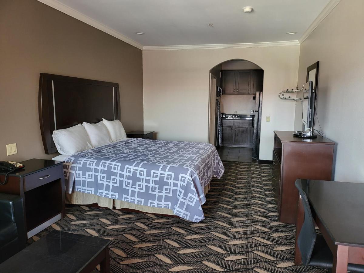 Palace Inn Sam Houston Race Park West Road Экстерьер фото